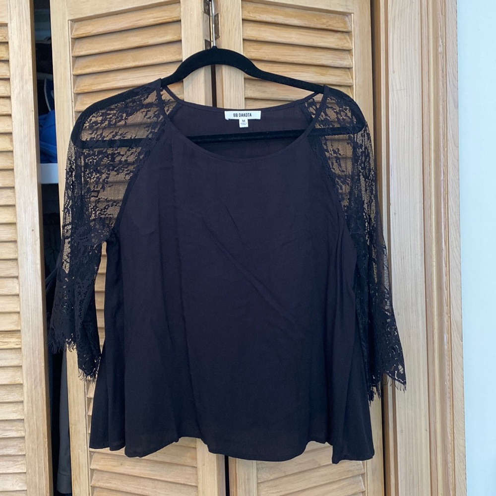 Bc Dakota, black 3/4 length lace sleeve top, size M
